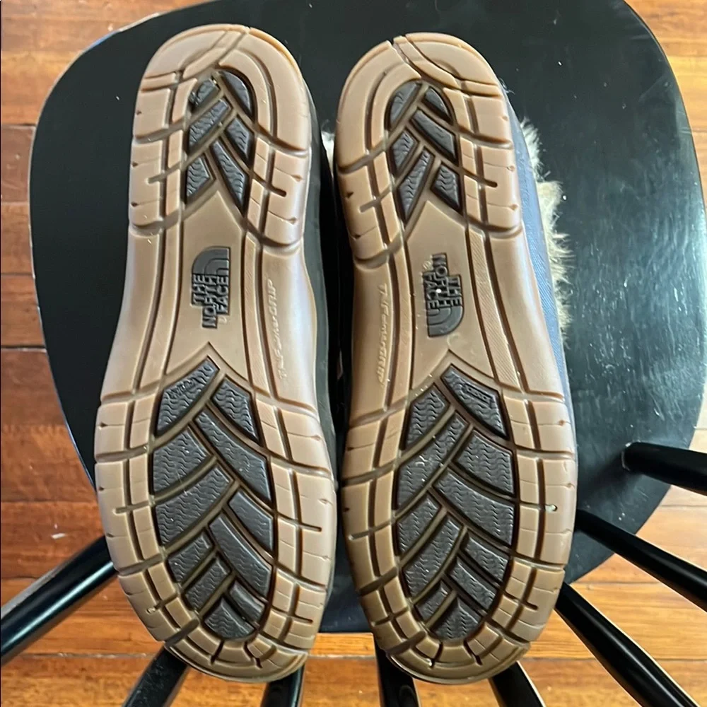 The North Face Tan and White Winter Boots - Picture 5 of 11
